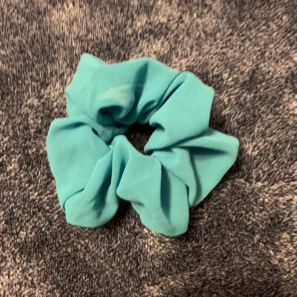 Scrunchie - Picture 3 of 4